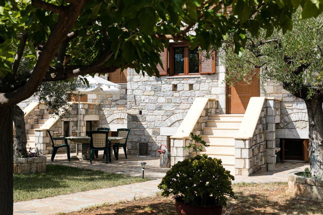 Chioureas Apartments Lévktron Exterior photo
